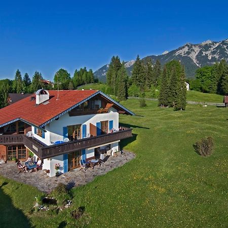 Ferienwohnungen Arnika Krun Exterior photo